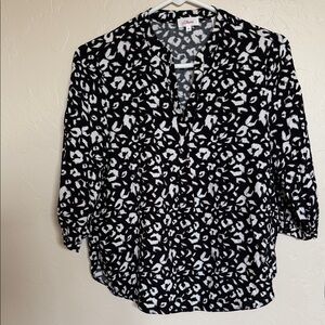 Chic Black and White Patterned Blouse